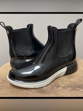 Lemon Jelly Boots.